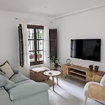 Apartman Patio's House *
